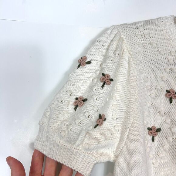 NWT Oat New York Sweater Small White Floral rosette Short Sleeve Cropped Knit To - Picture 12 of 12